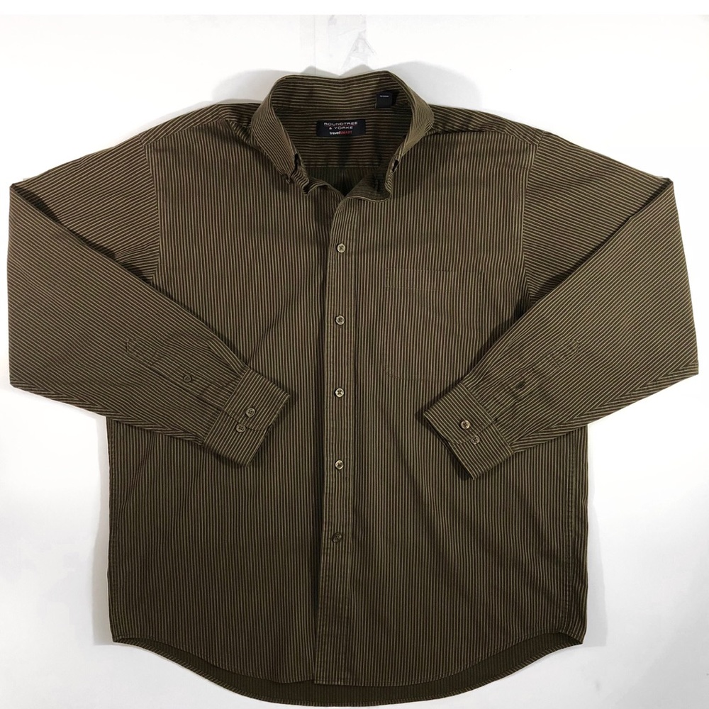 Men’s Roundtree & Yorke long sleeve dress shirt
